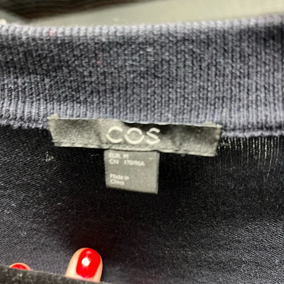 COS Navy Cardigan with pop of red pockets - Picture 3 of 3